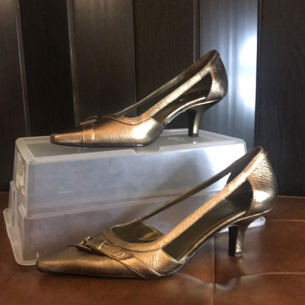 Bandolino Bronze Gold Heels